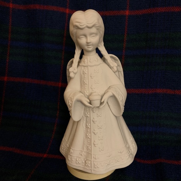 Musical angel. - Picture 1 of 4
